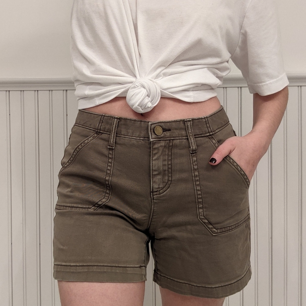 Green Caslon Mid Rise Cargo Shorts